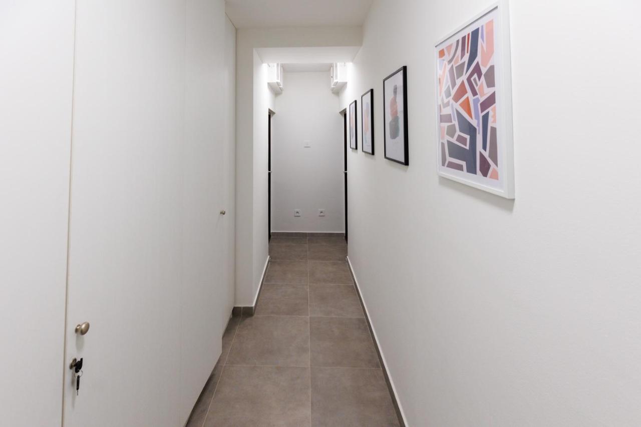 סובוטיקה Black & White Apartment מראה חיצוני תמונה